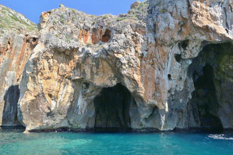 Le Grotte di Santa Maria di Leuca: Versante Levante e Ponente